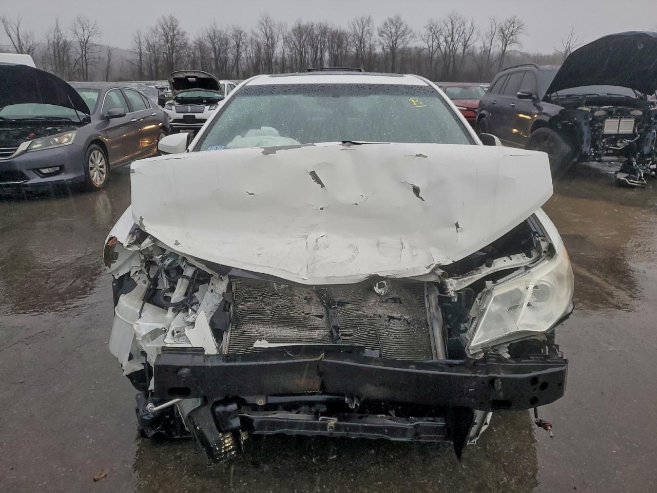 2014 TOYOTA CAMRY L photo 5