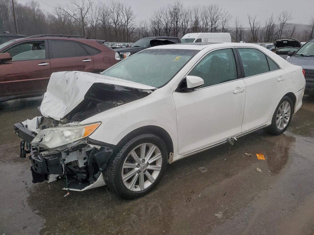 2014 TOYOTA CAMRY