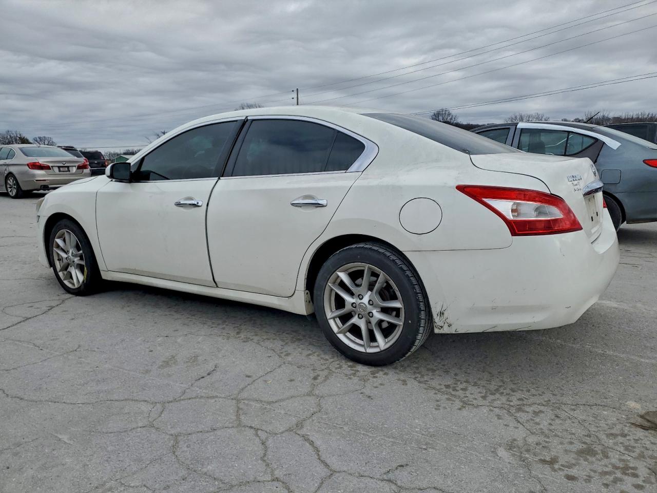 2009 NISSAN MAXIMA S photo 2