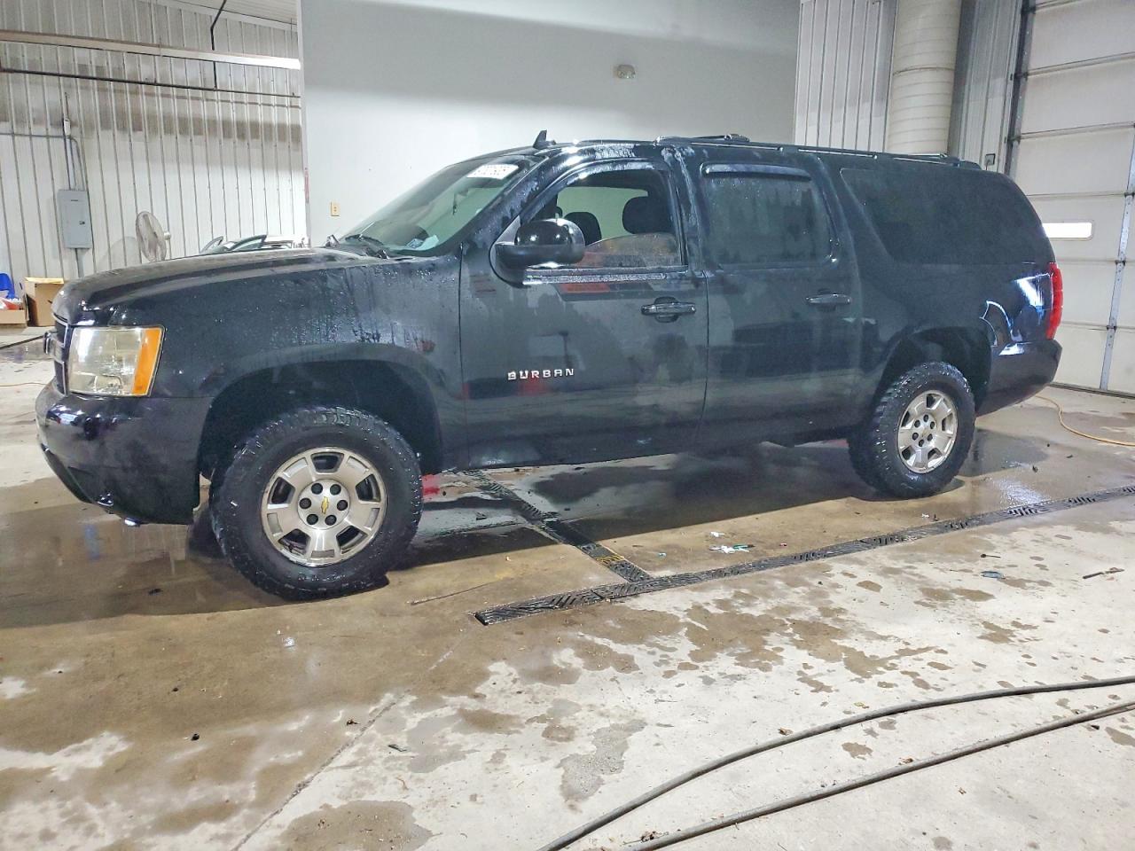 2011 CHEVROLET SUBURBAN