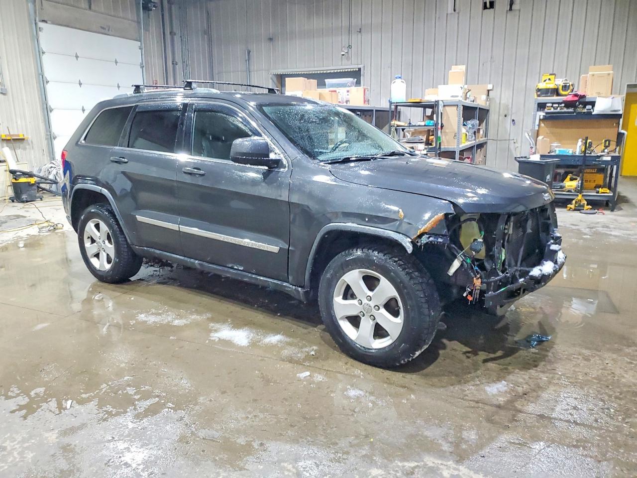 2011 JEEP GRAND CHEROKEE LAREDO photo 4