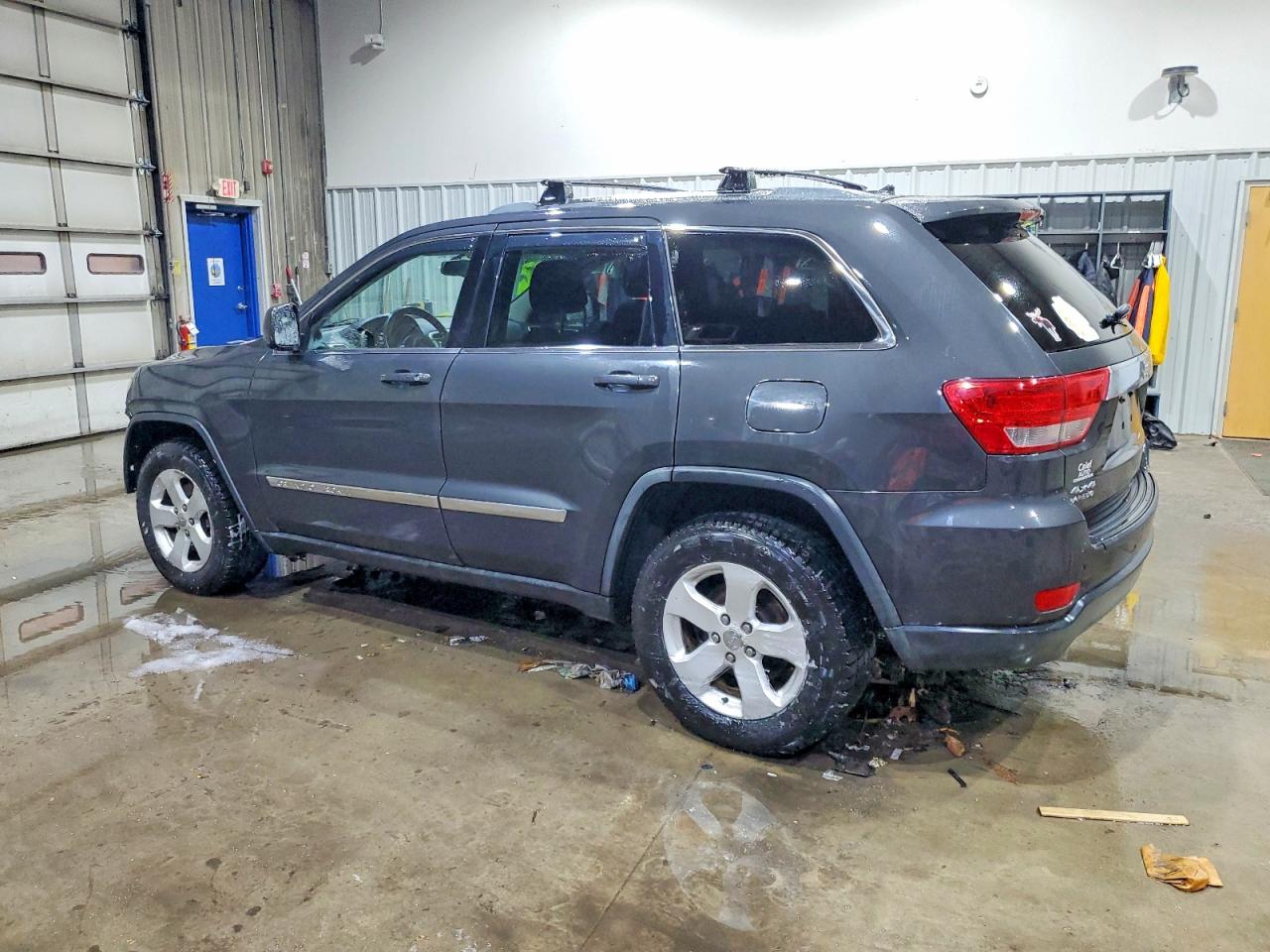 2011 JEEP GRAND CHEROKEE LAREDO photo 2