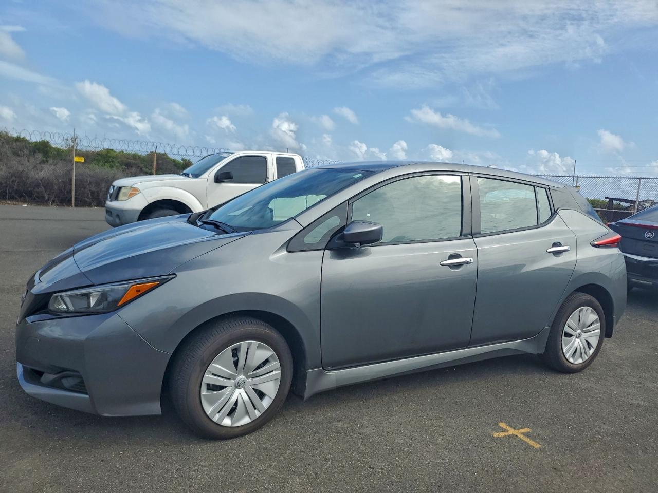 2025 NISSAN LEAF