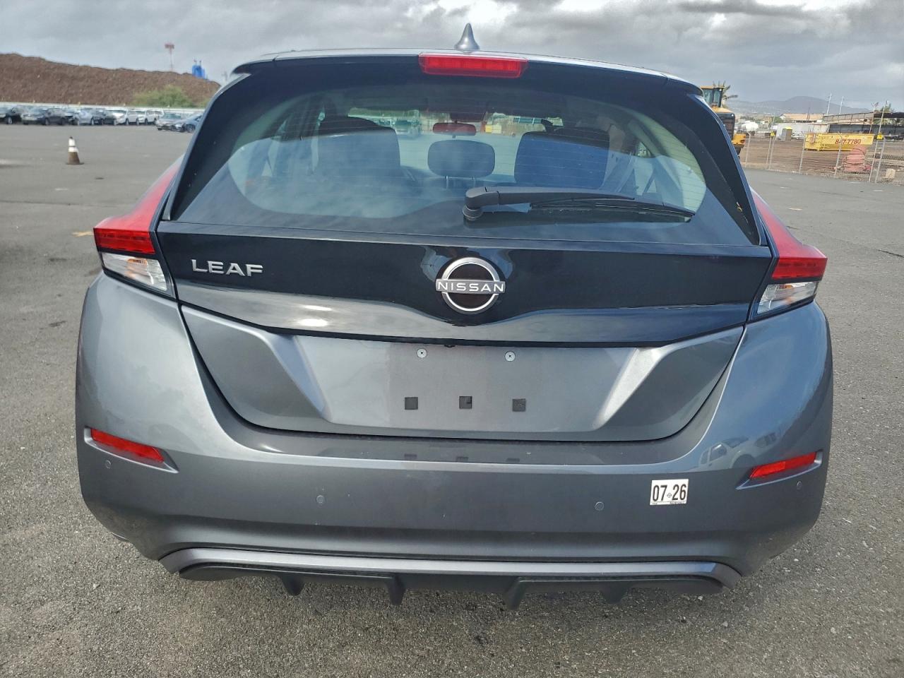 2025 NISSAN LEAF S photo 6