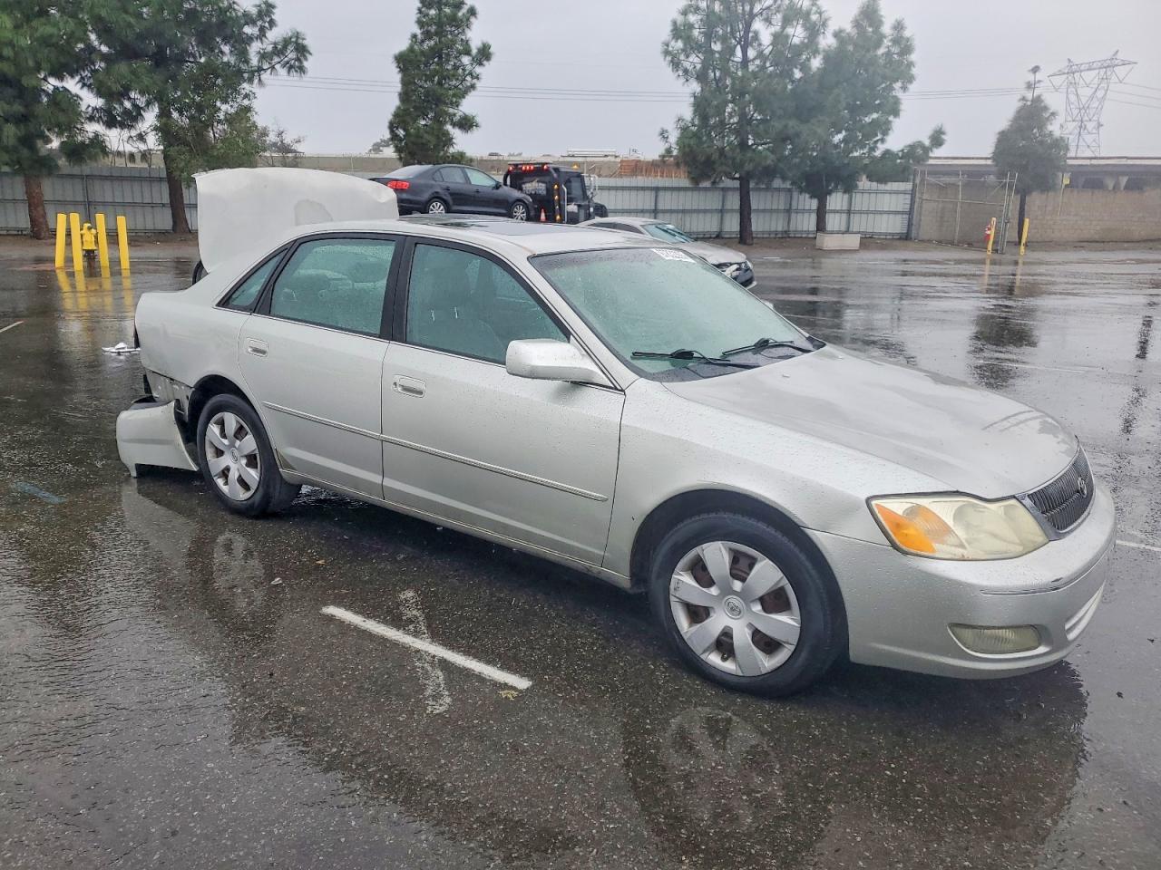 2001 TOYOTA AVALON XL photo 4