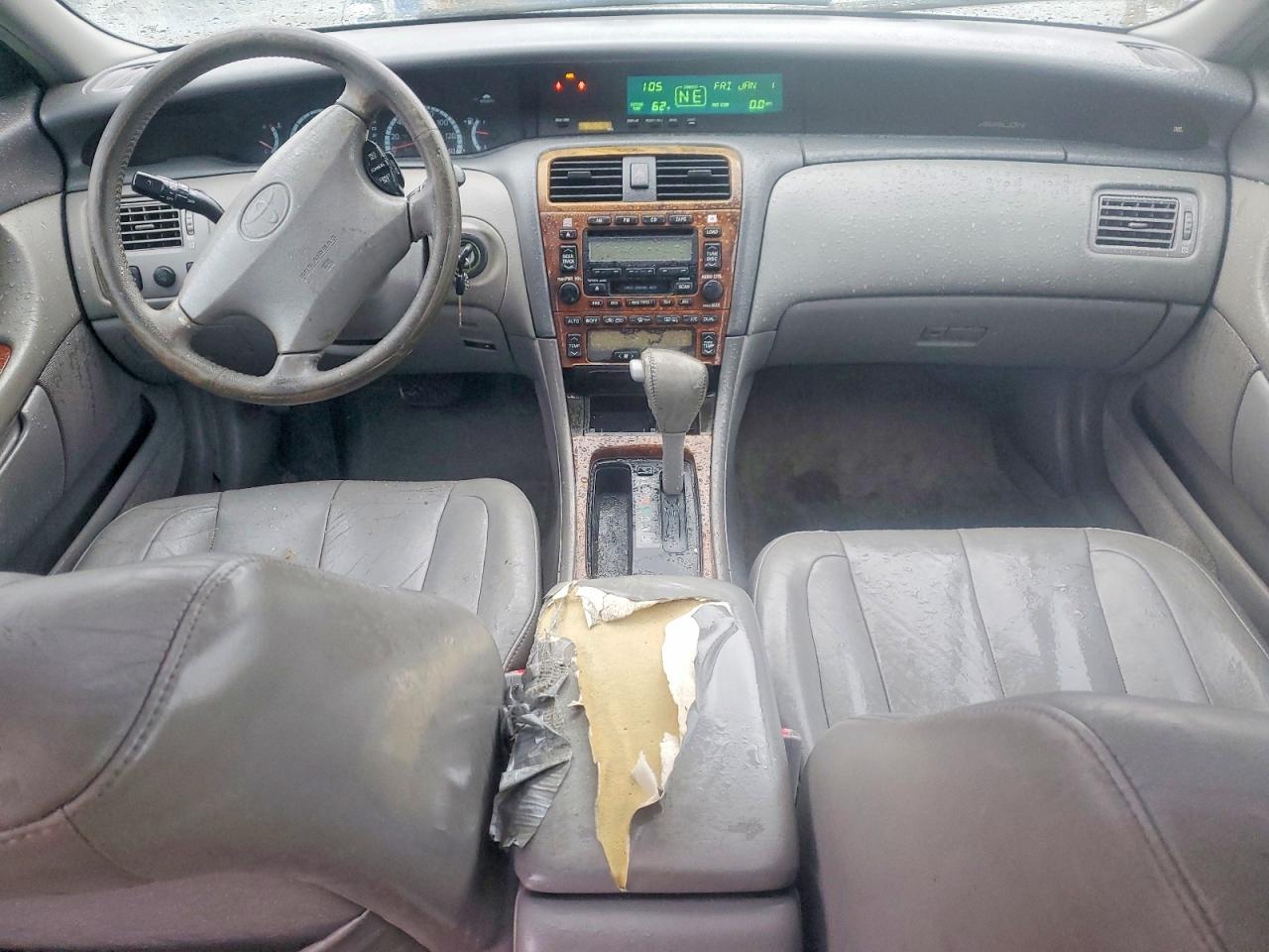 2001 TOYOTA AVALON XL photo 8