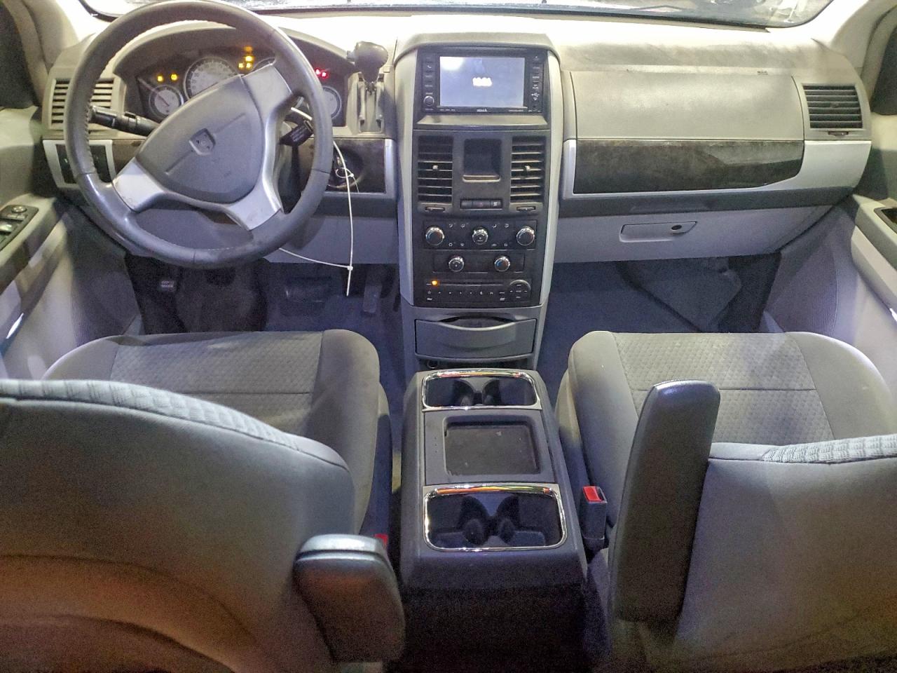 2010 DODGE GRAND CARAVAN SXT photo 8