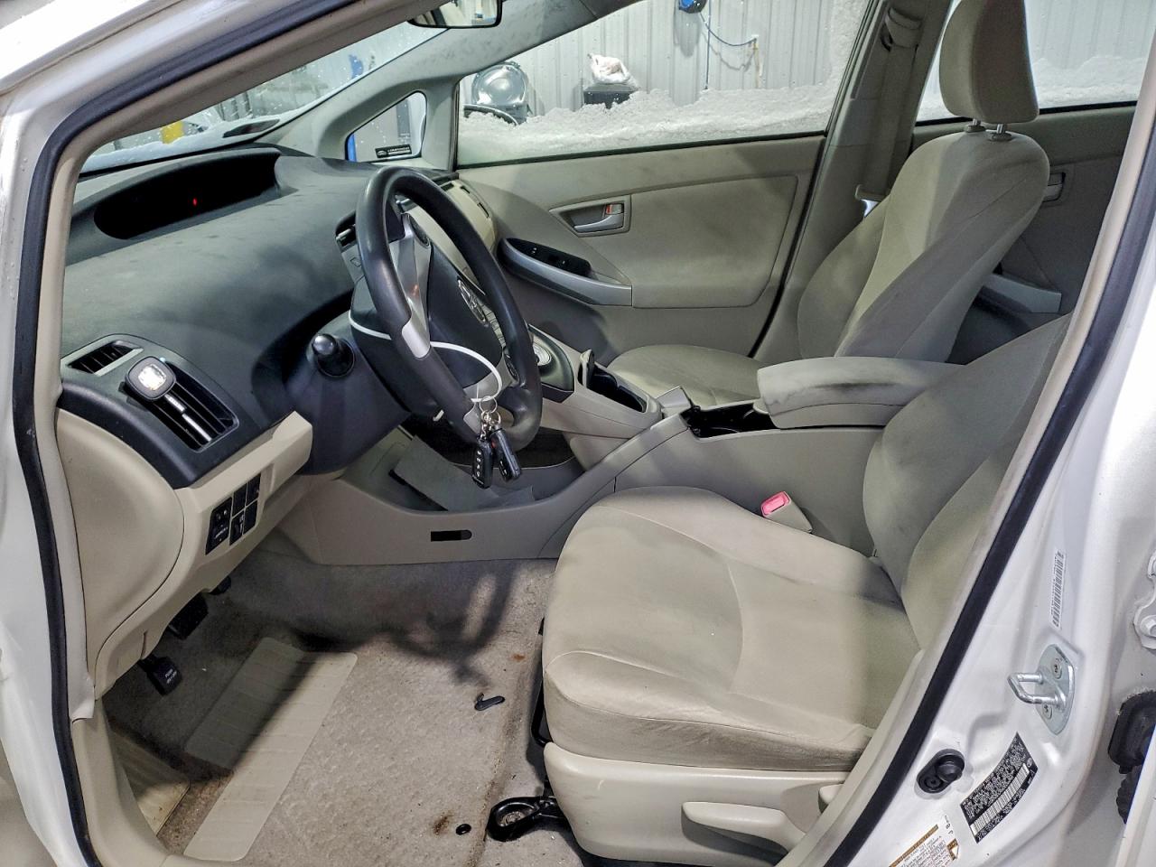 2010 TOYOTA PRIUS photo 7