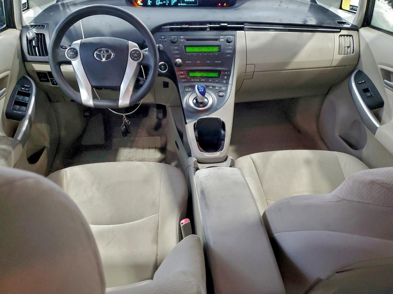 2010 TOYOTA PRIUS photo 8