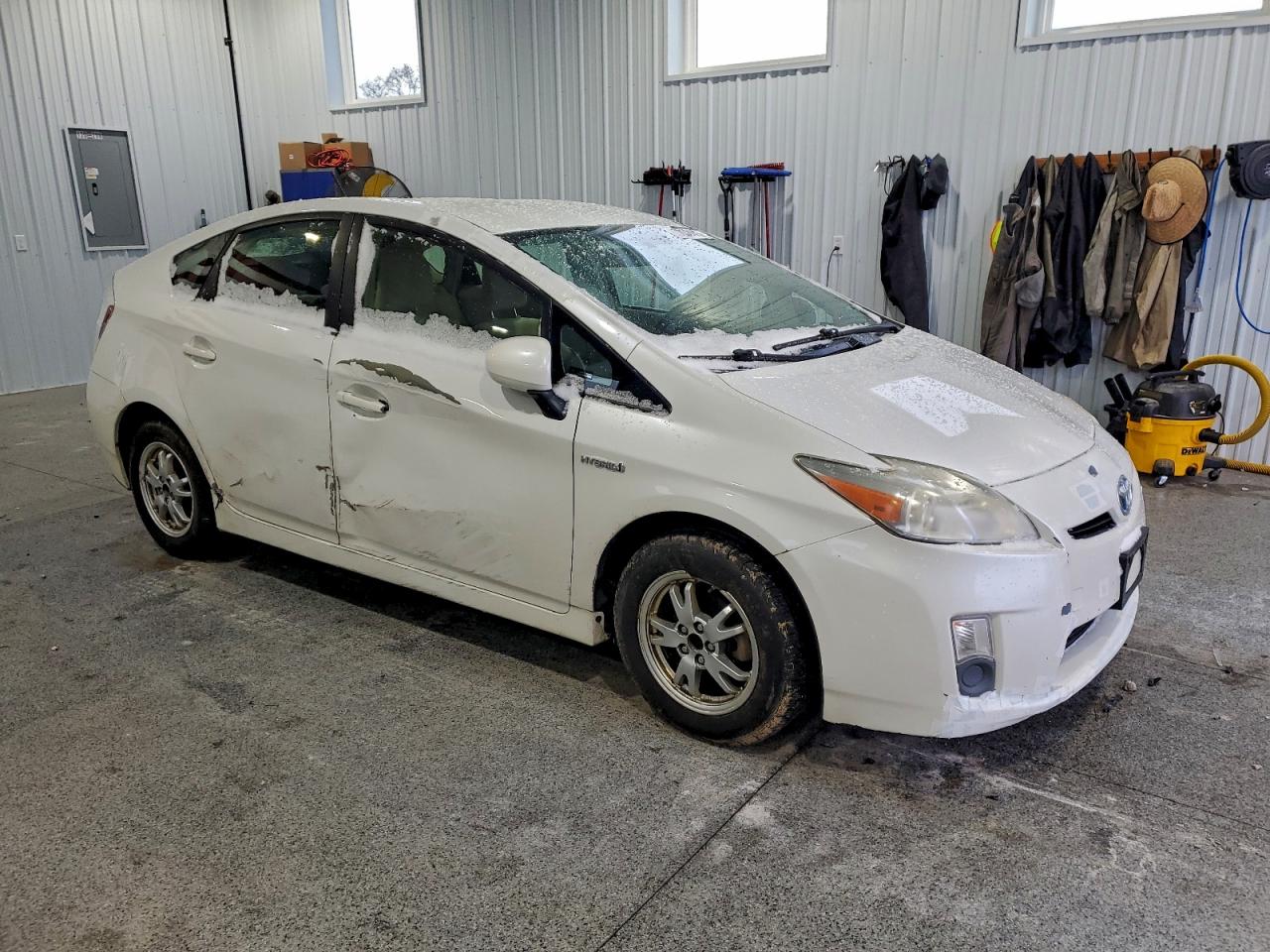 2010 TOYOTA PRIUS photo 4