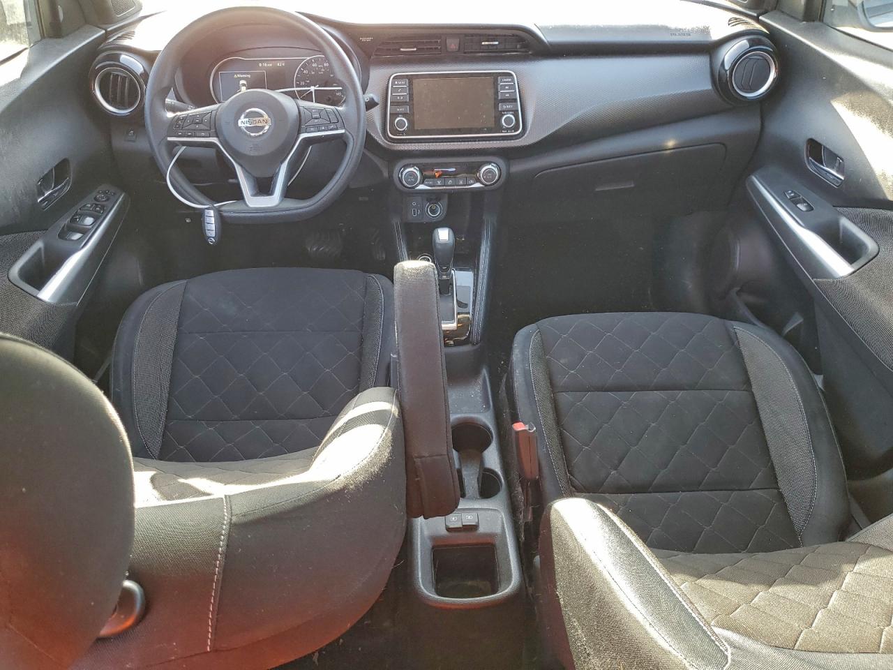 2018 NISSAN KICKS S photo 8