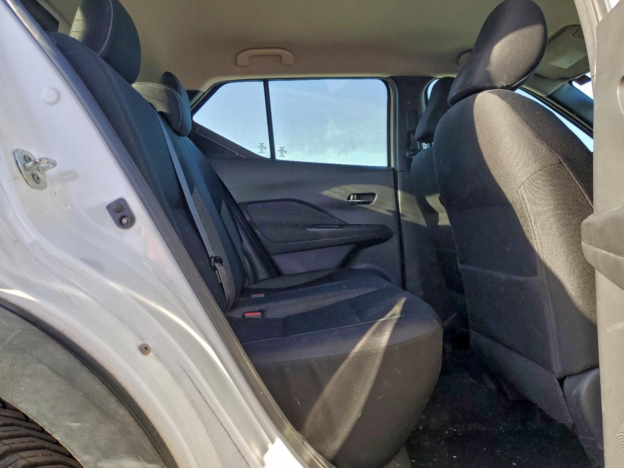 2018 NISSAN KICKS S photo 11