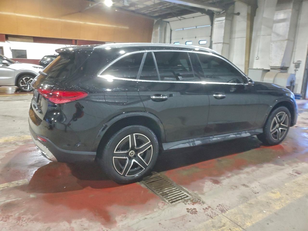 2025 MERCEDES-BENZ GLC 300 4MATIC photo 5