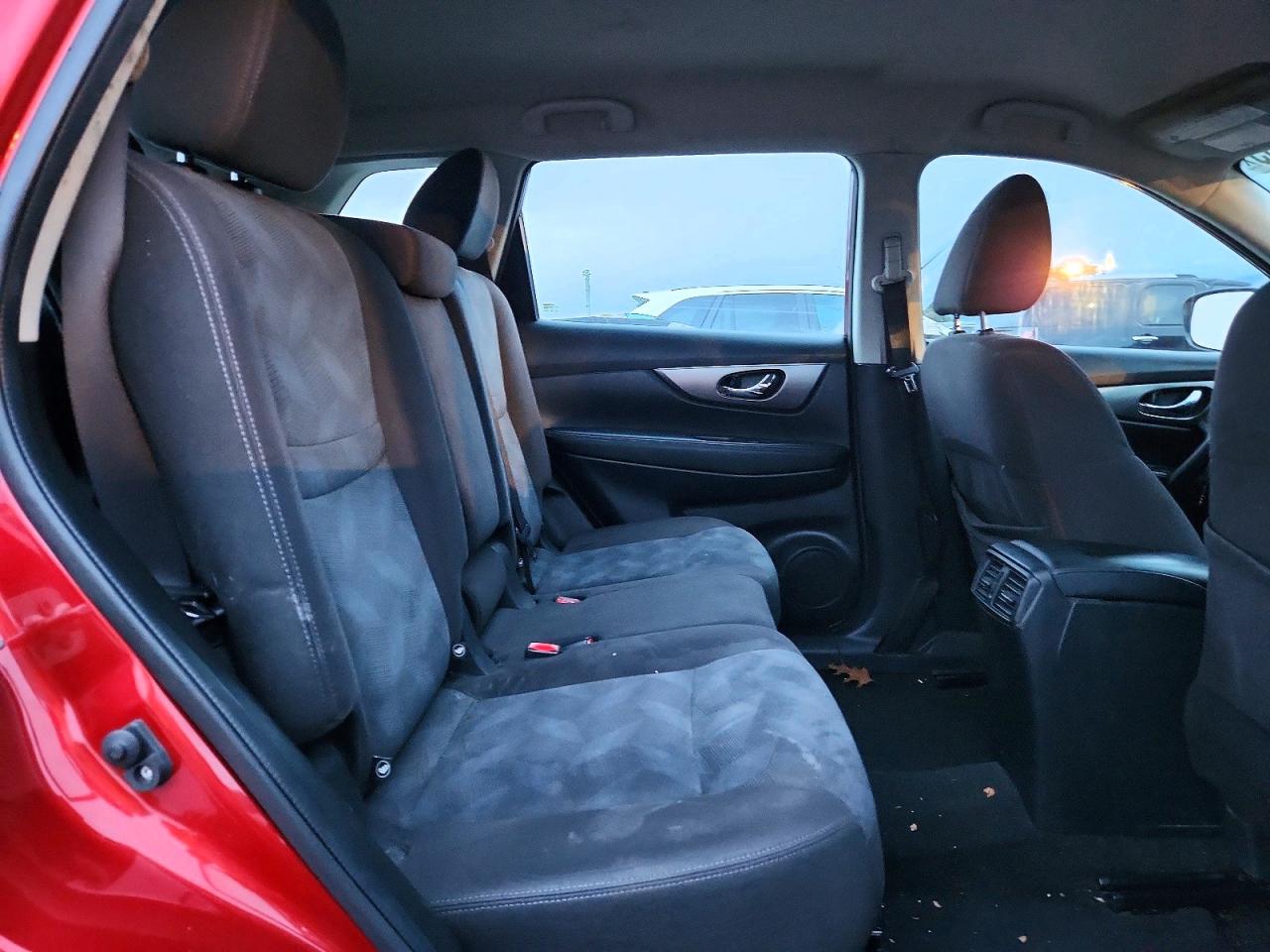 2016 NISSAN ROGUE S photo 11