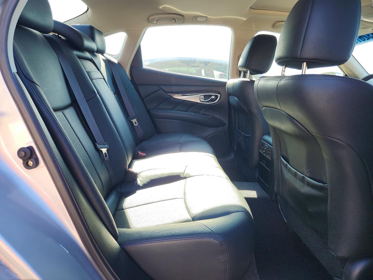 2013 INFINITI M37 X photo 10