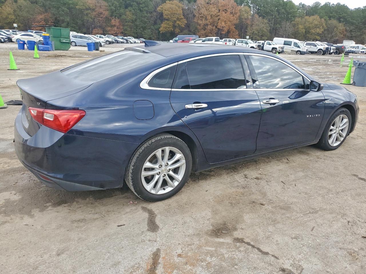 2016 CHEVROLET MALIBU LT photo 3