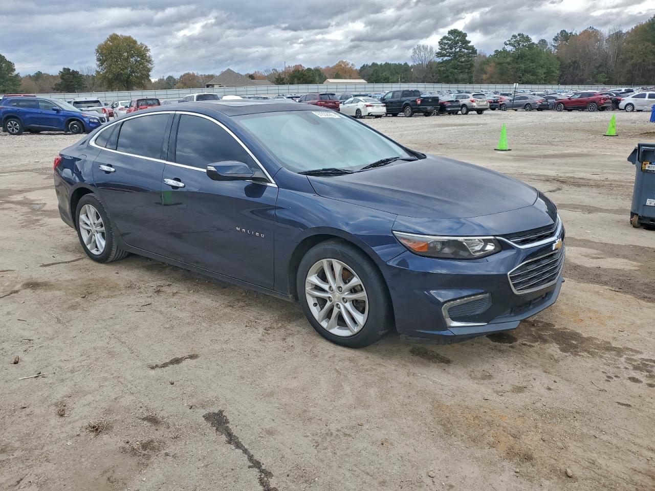 2016 CHEVROLET MALIBU LT photo 4