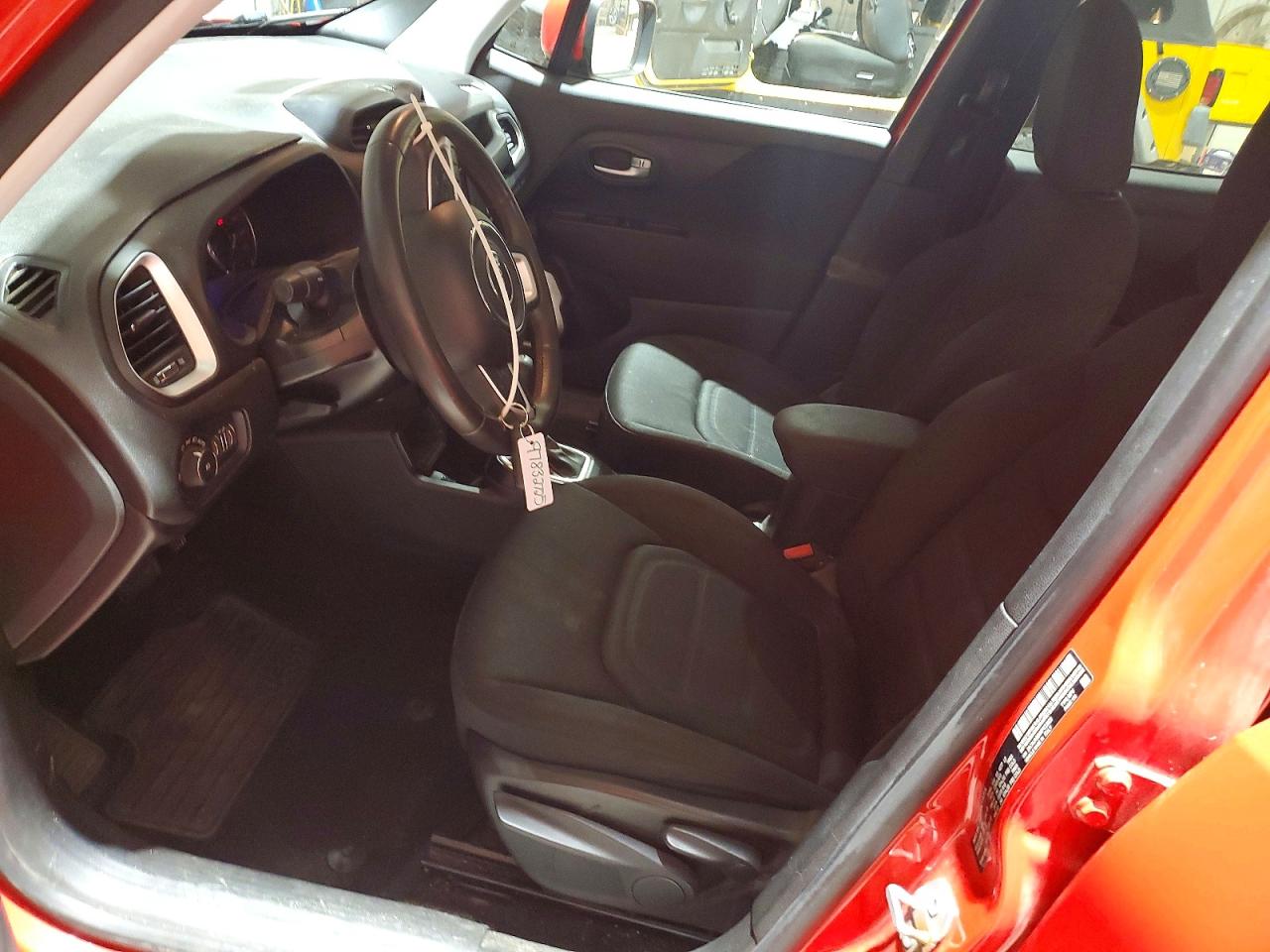 2019 JEEP RENEGADE LATITUDE photo 7