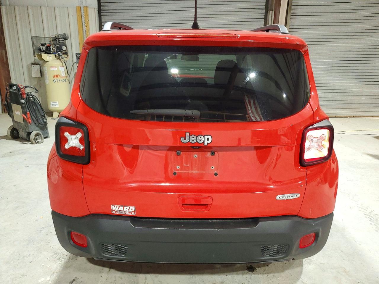 2019 JEEP RENEGADE LATITUDE photo 6