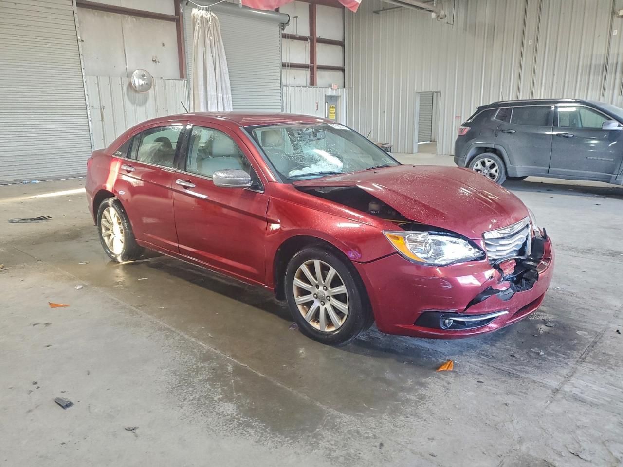 2013 CHRYSLER 200 LIMITED photo 4