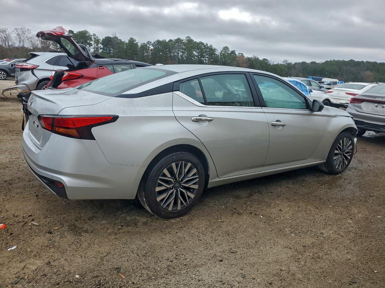 2025 NISSAN ALTIMA SV photo 3