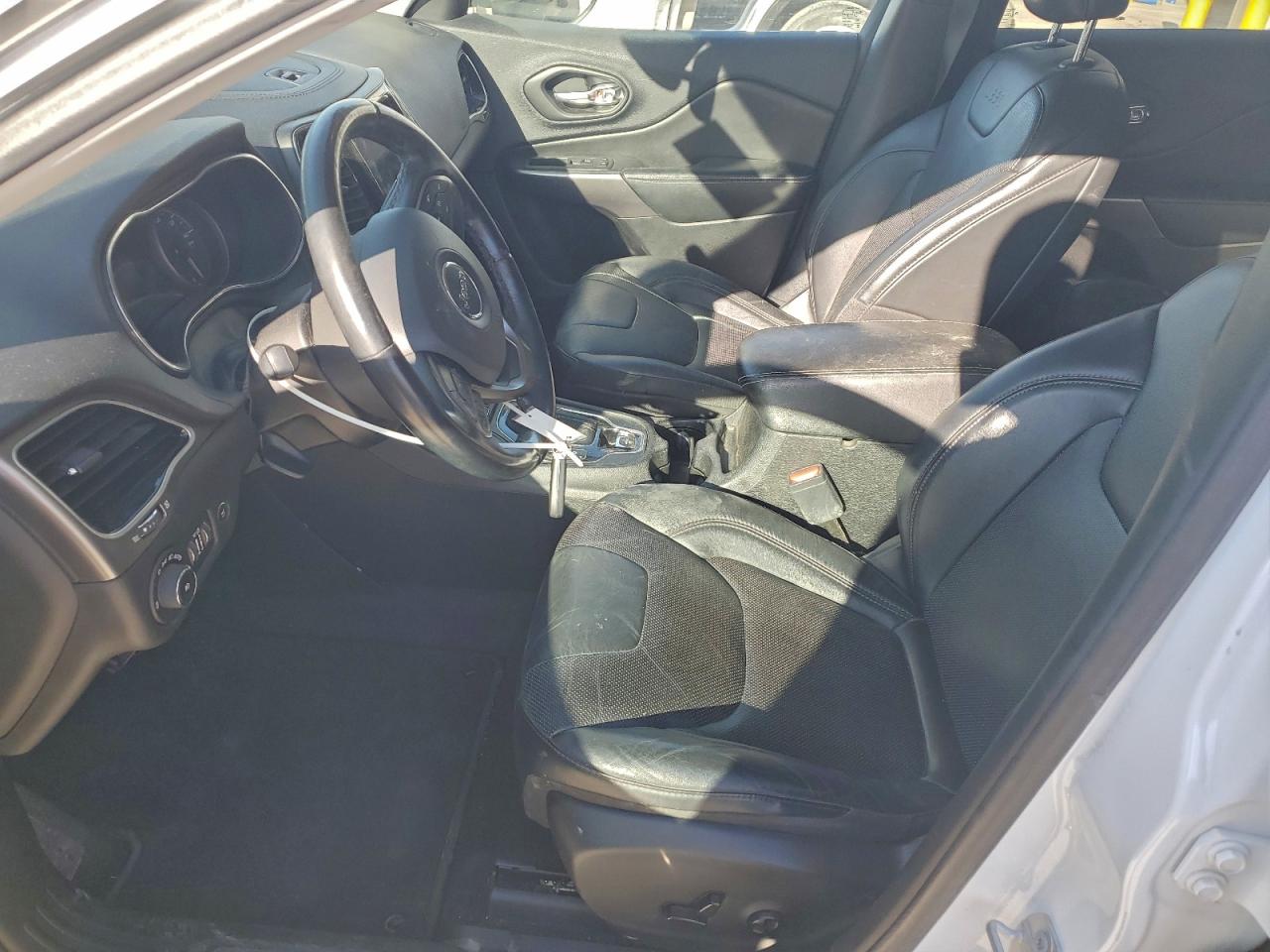 2019 JEEP CHEROKEE LIMITED photo 7