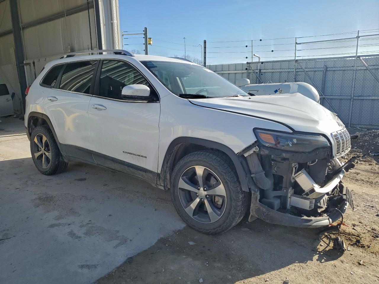 2019 JEEP CHEROKEE LIMITED photo 4