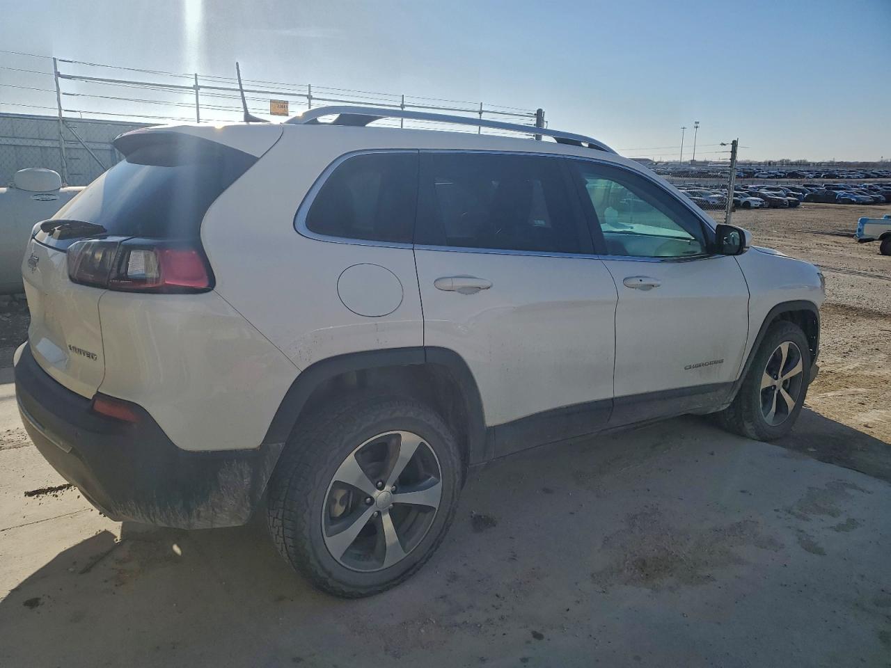 2019 JEEP CHEROKEE LIMITED photo 3