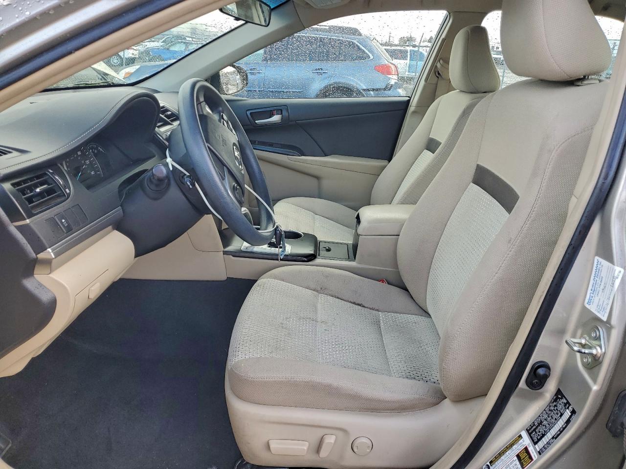 2014 TOYOTA CAMRY L photo 13