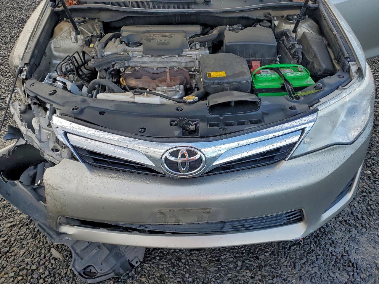 2014 TOYOTA CAMRY L photo 21
