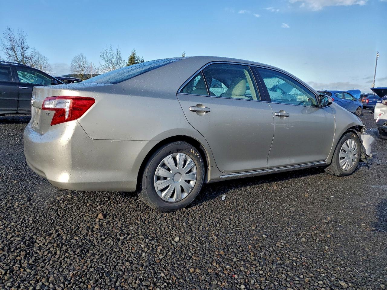 2014 TOYOTA CAMRY L photo 5