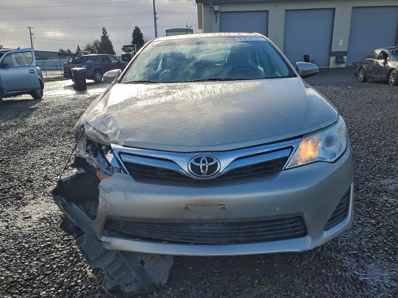 2014 TOYOTA CAMRY L photo 9