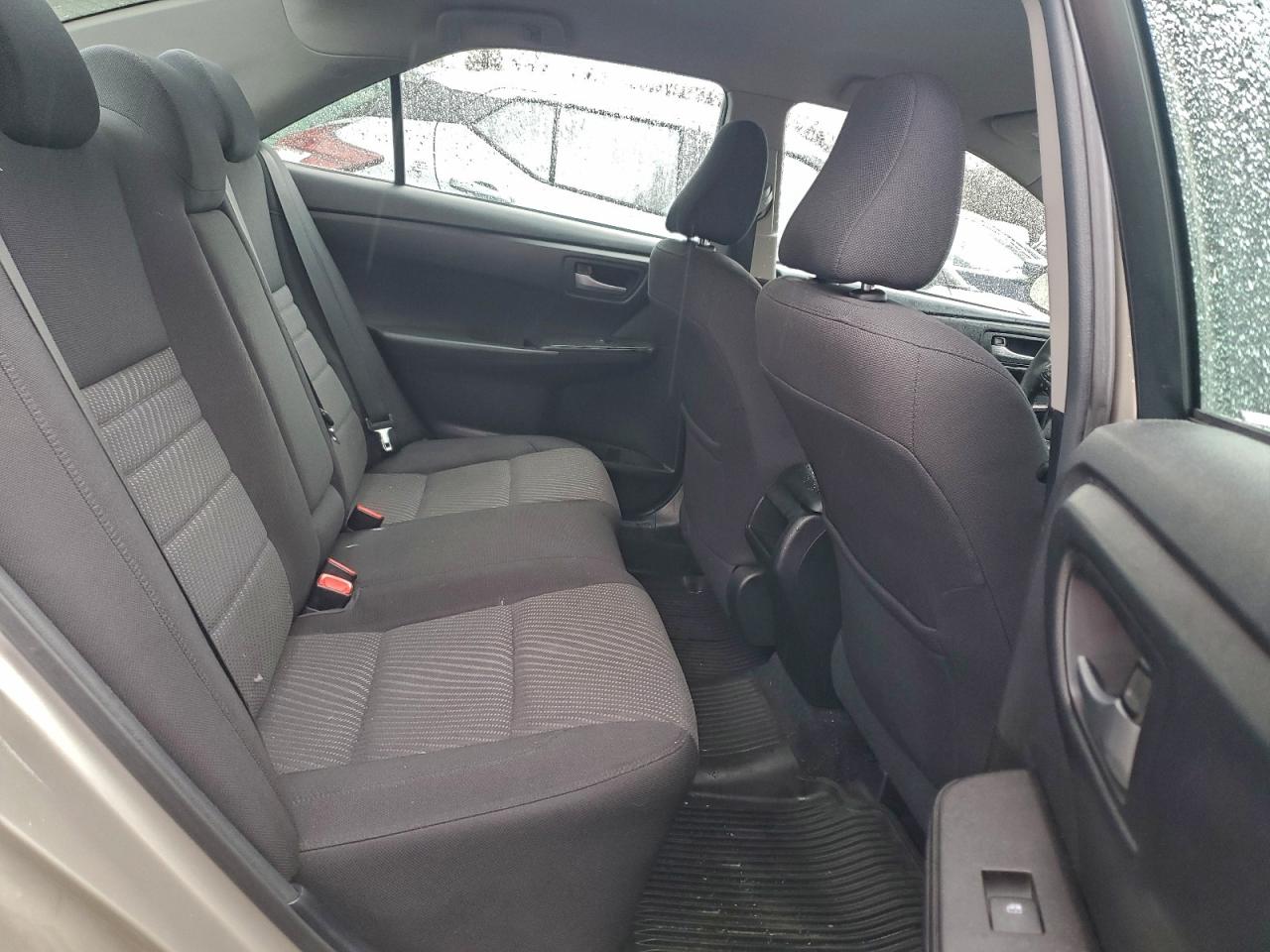 2017 TOYOTA CAMRY LE photo 10