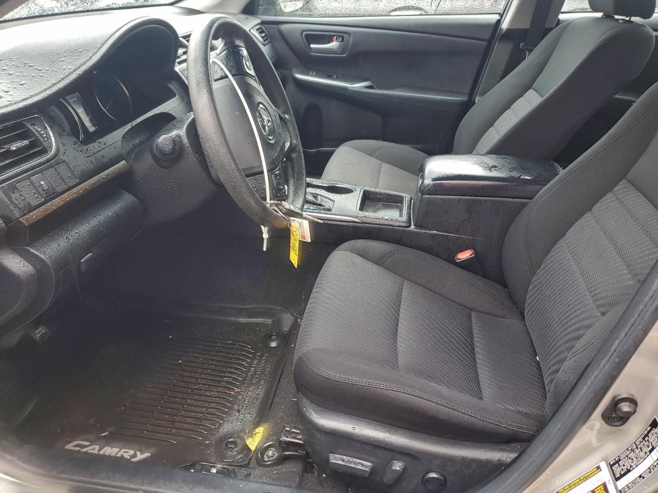 2017 TOYOTA CAMRY LE photo 7