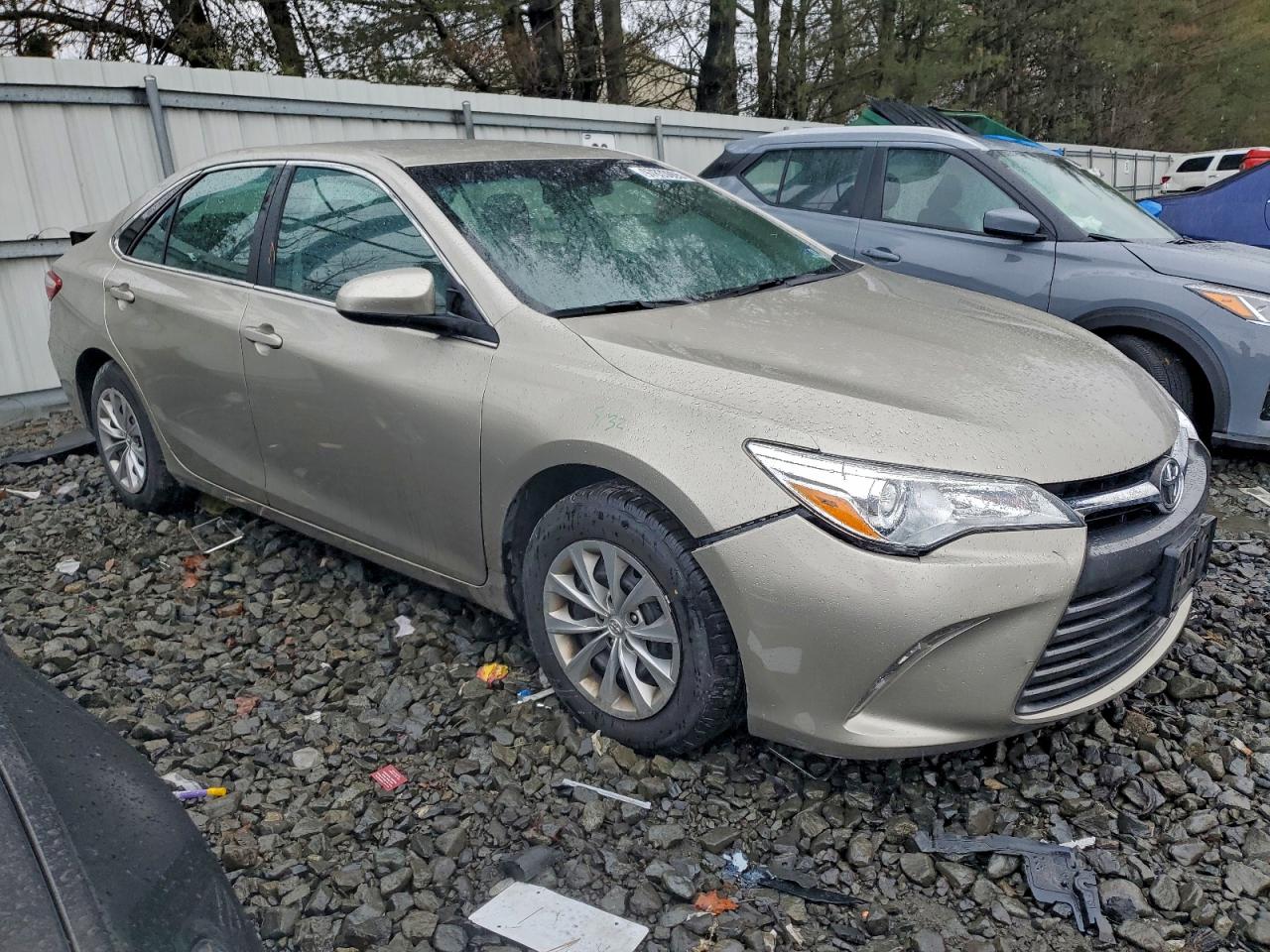 2017 TOYOTA CAMRY LE photo 4