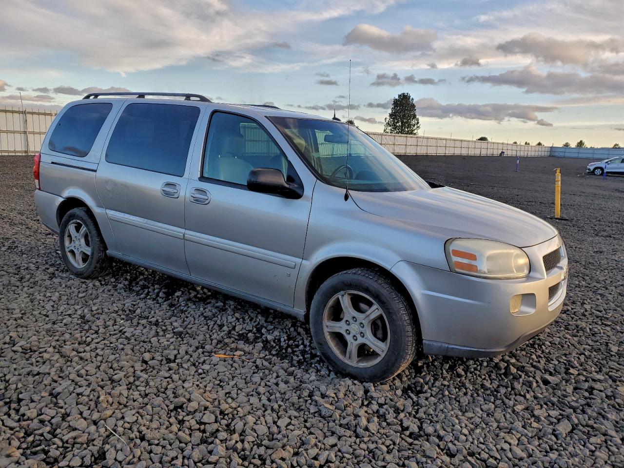2006 CHEVROLET UPLANDER LT photo 4