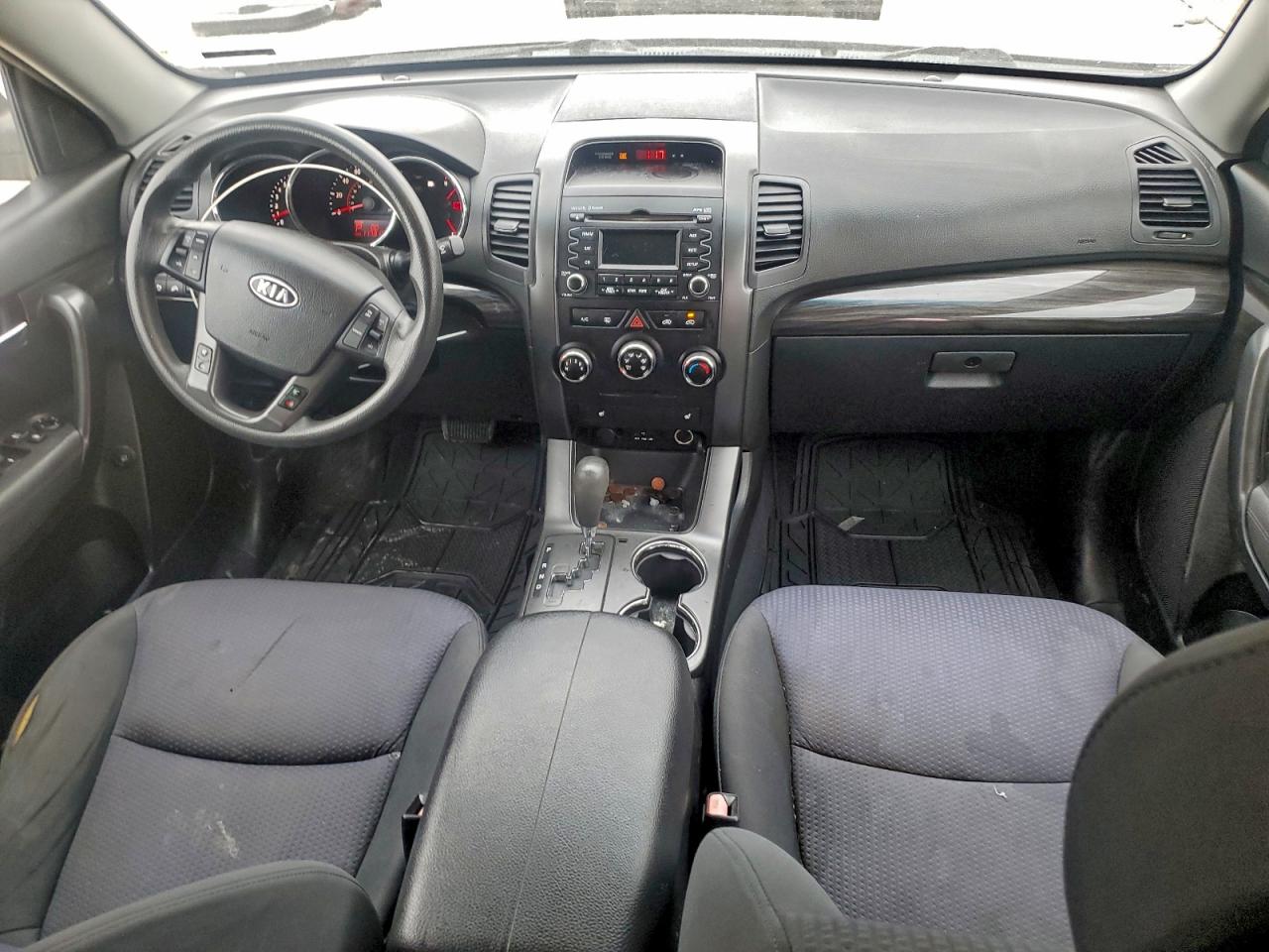 2012 KIA SORENTO BASE photo 8