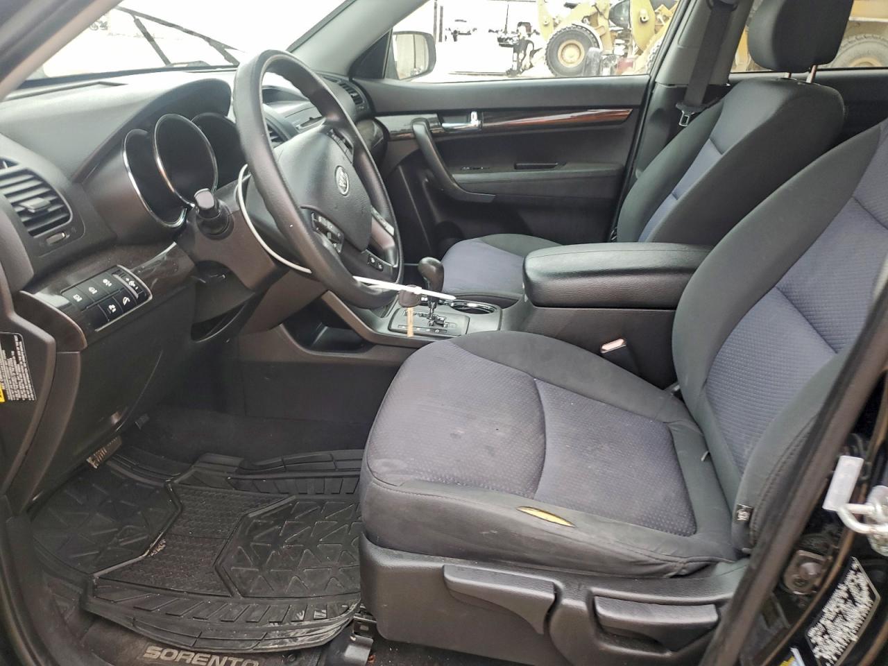 2012 KIA SORENTO BASE photo 7