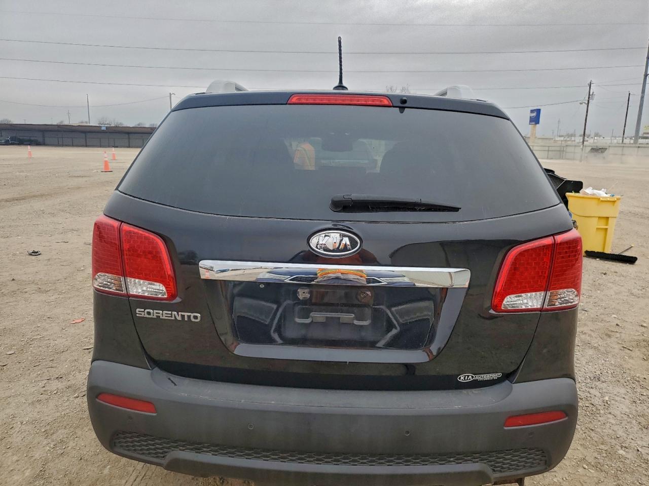 2012 KIA SORENTO BASE photo 6