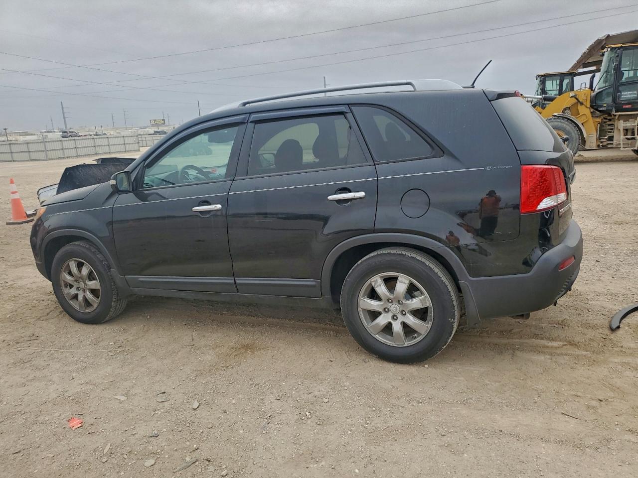 2012 KIA SORENTO BASE photo 2