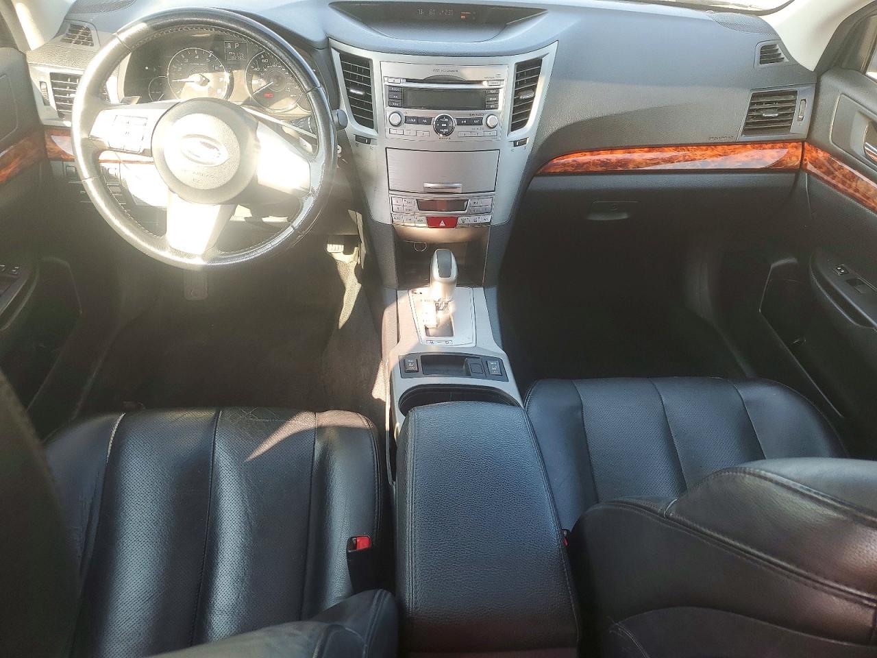 2011 SUBARU OUTBACK 2.5I LIMITED photo 8