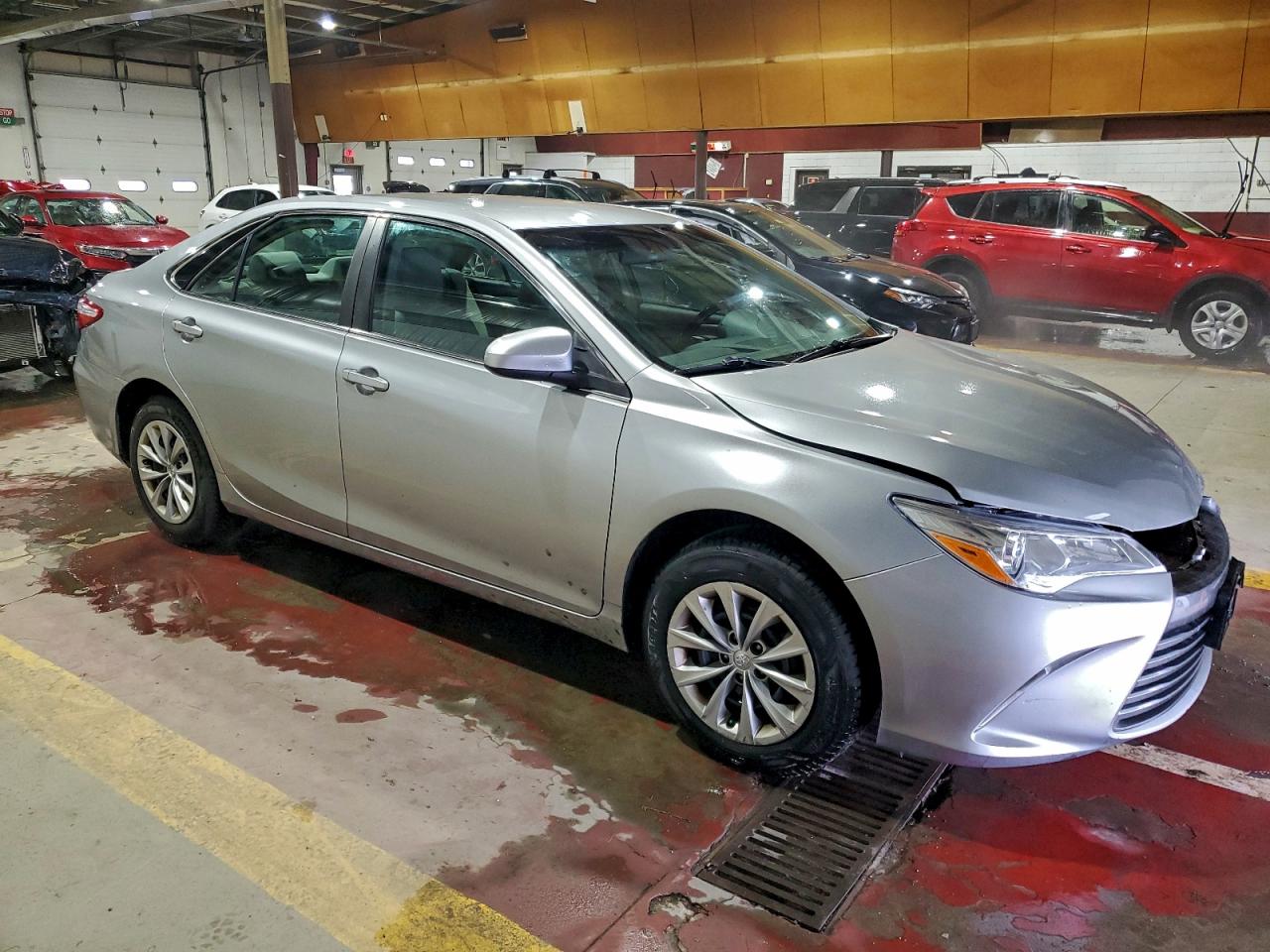 2015 TOYOTA CAMRY LE photo 4