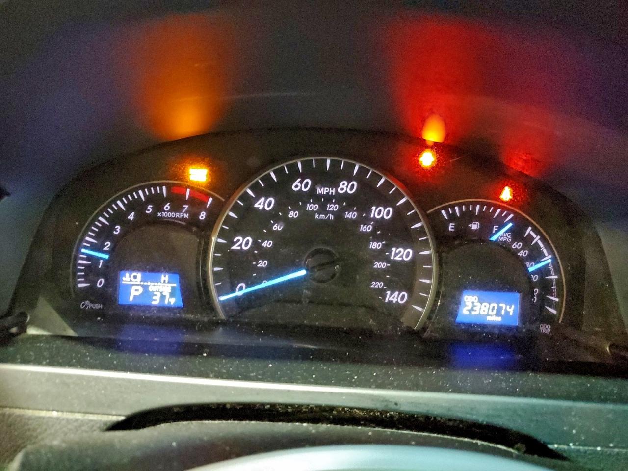 2015 TOYOTA CAMRY LE photo 9