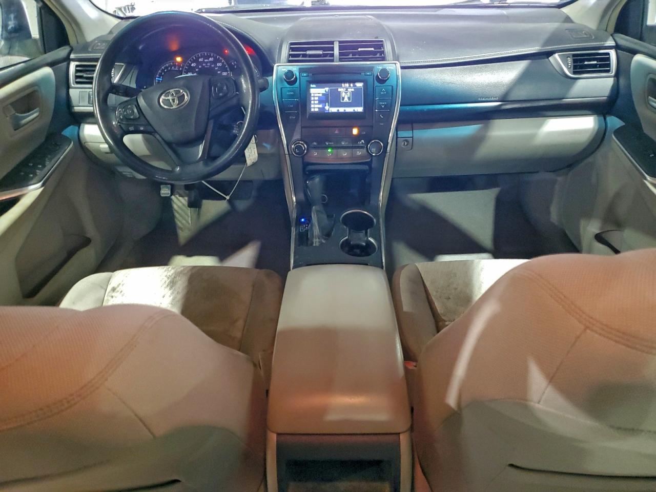 2015 TOYOTA CAMRY LE photo 8
