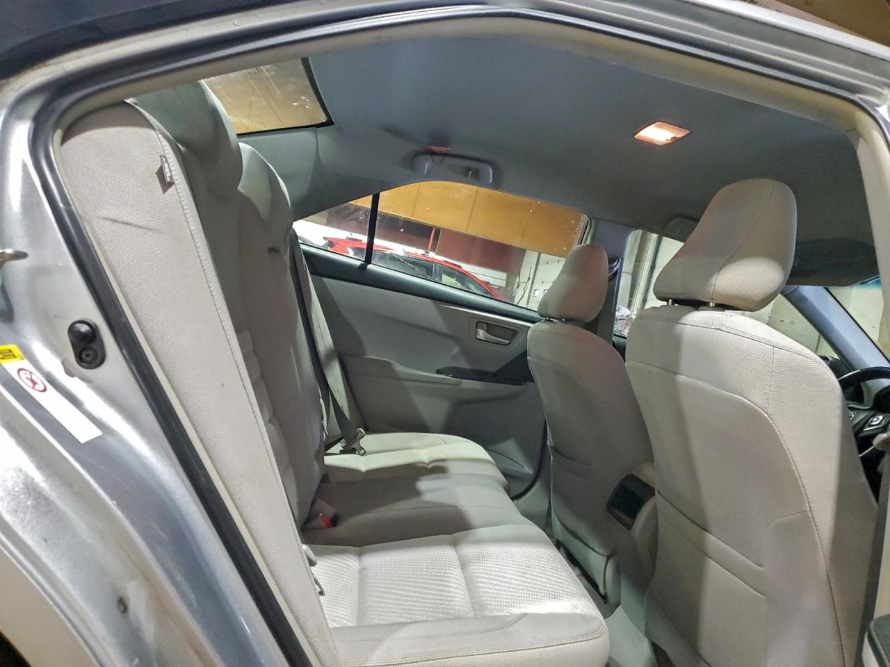 2015 TOYOTA CAMRY LE photo 10