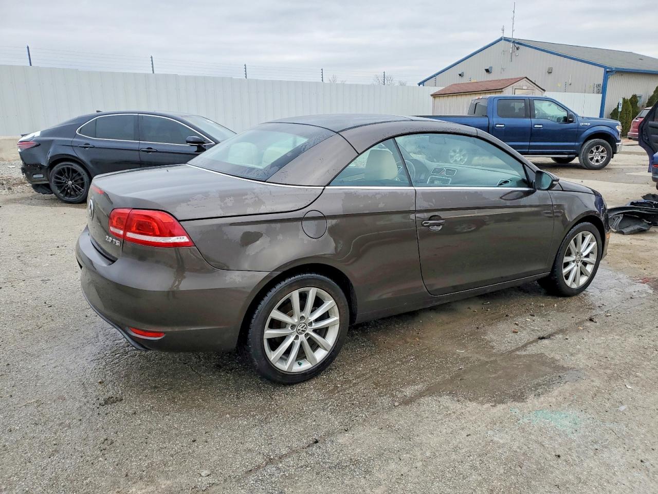 2016 VOLKSWAGEN EOS KOMFORT photo 7