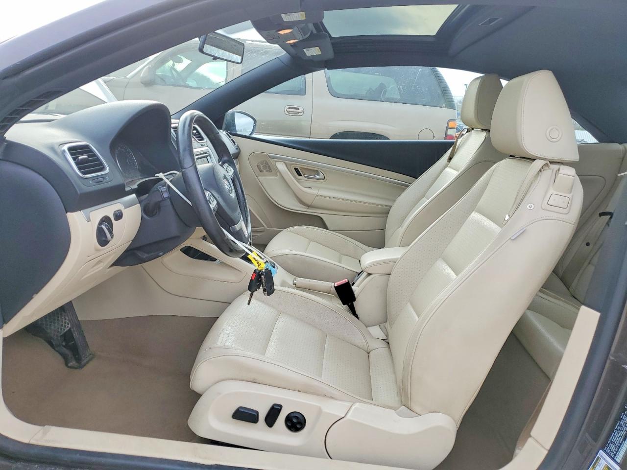 2016 VOLKSWAGEN EOS KOMFORT photo 19