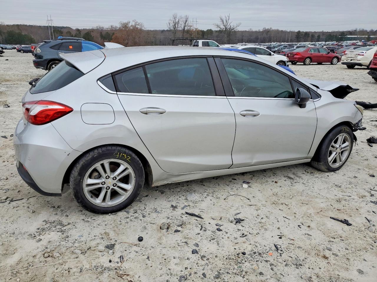 2017 CHEVROLET CRUZE LT photo 3
