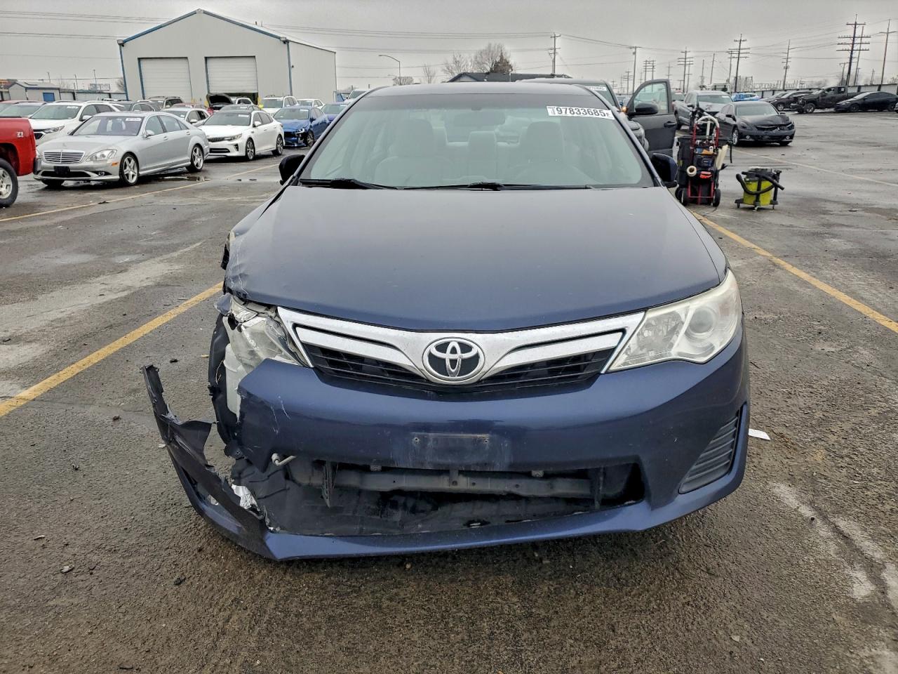 2014 TOYOTA CAMRY L photo 5