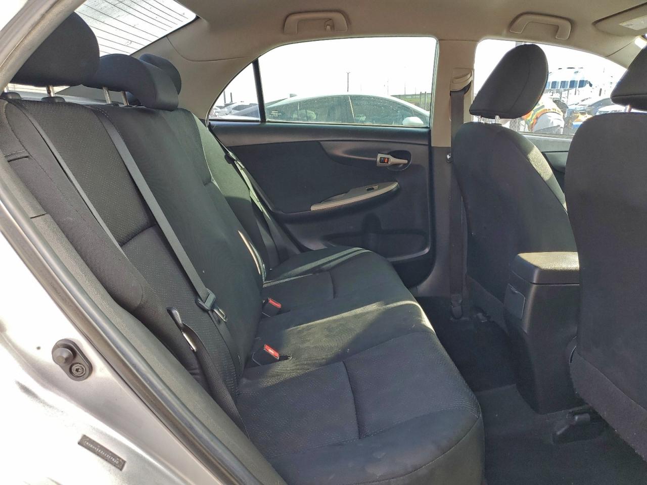 2010 TOYOTA COROLLA BASE photo 19